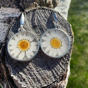 White daises earrings